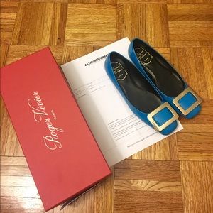 Roger Vivier flats